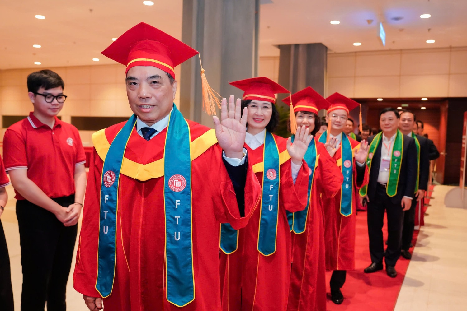 Thủ khoa Ngoại thương chia sẻ xúc động về 