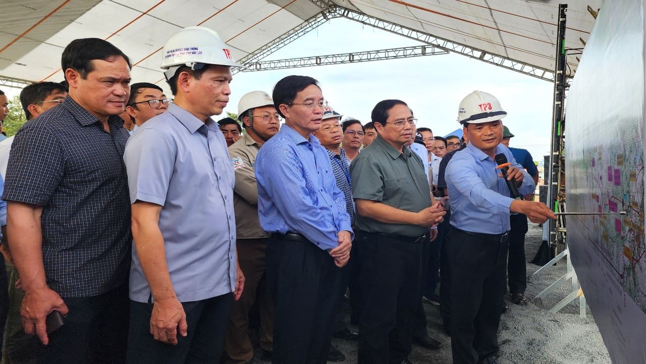 Thủ tướng phát động 500 ngày đêm thi đua hoàn thành 3.000km đường bộ cao tốc -0