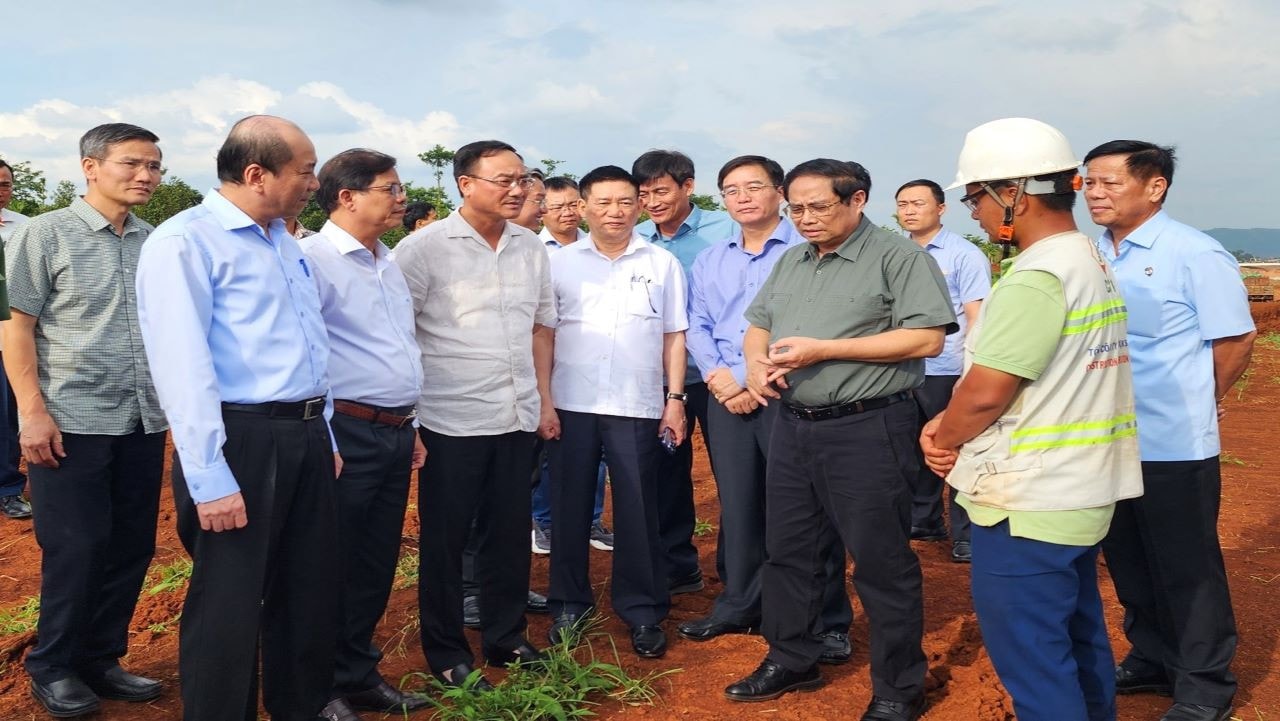Thủ tướng phát động 500 ngày đêm thi đua hoàn thành 3.000km đường bộ cao tốc -0