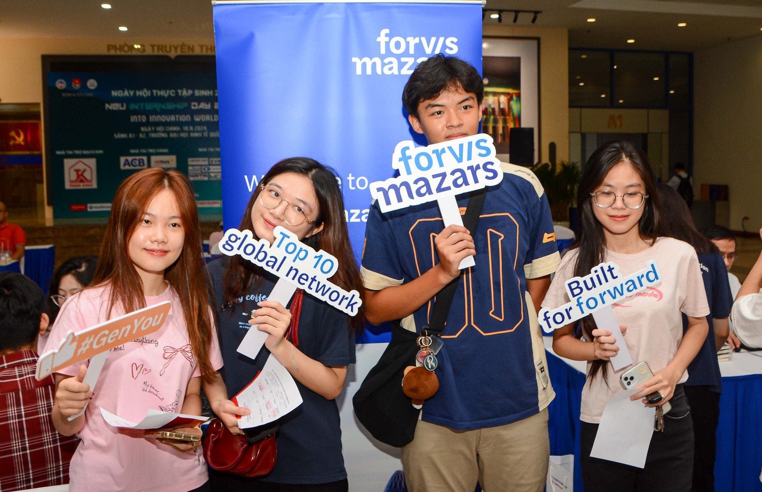 NEU INTERNSHIP DAY 2024: Cơ hội thiết thực giúp sinh viên tiếp cận việc làm -5
