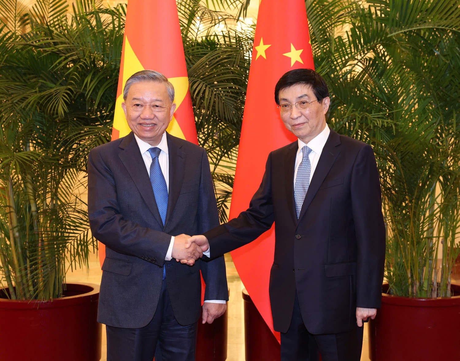 Tổng Bí thư, Chủ tịch nước Tô Lâm hội kiến Chủ tịch Chính hiệp toàn quốc Trung Quốc -1