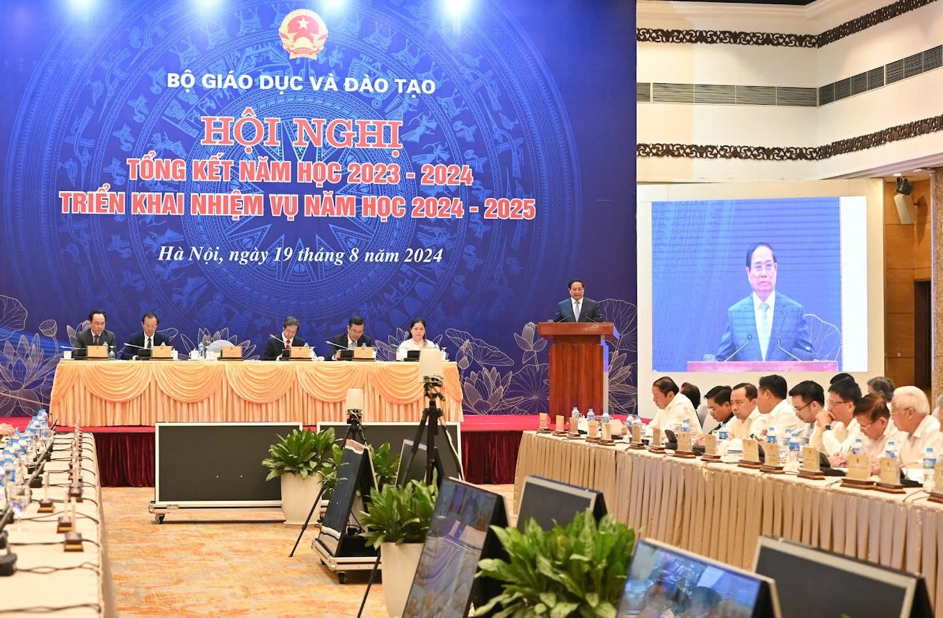 Thủ tướng Phạm Minh Chính dự Hội nghị tổng kết năm học và triển khai nhiệm vụ năm học mới 2024 - 2025 -0