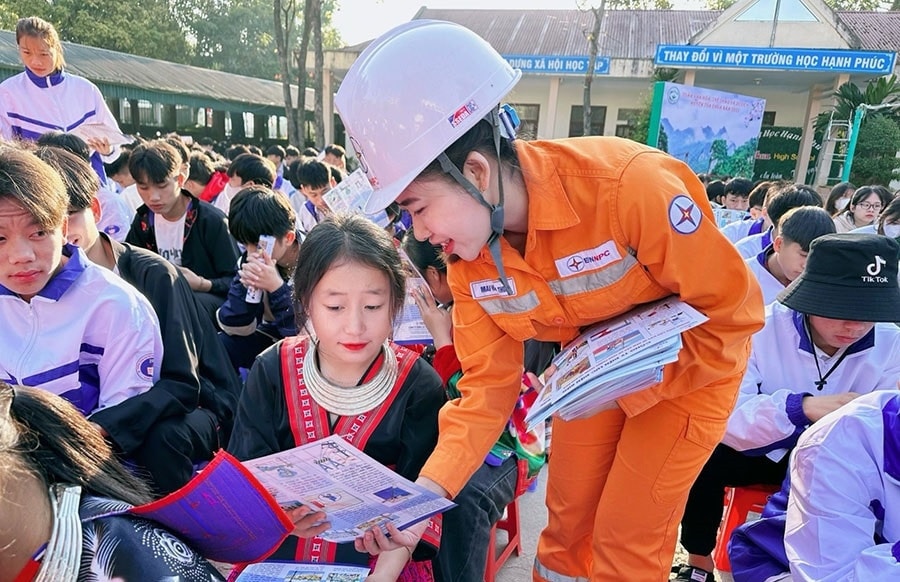 EVNNPC tuyên truyền giảm thiểu tai nạn lao động và phòng chống cháy nổ -0