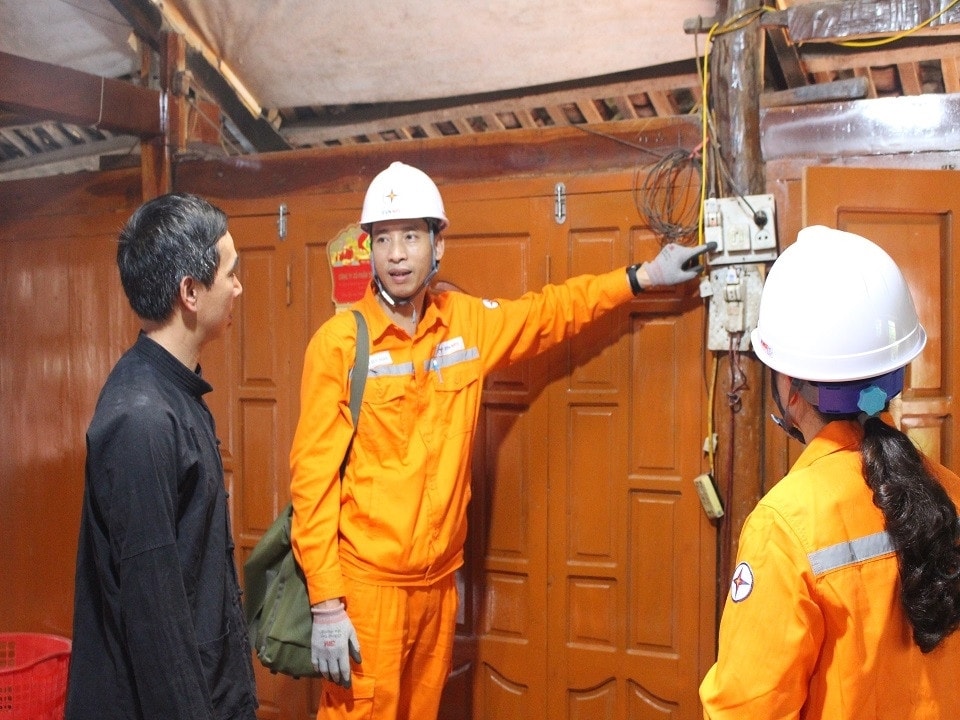 EVNNPC tuyên truyền giảm thiểu tai nạn lao động và phòng chống cháy nổ -0