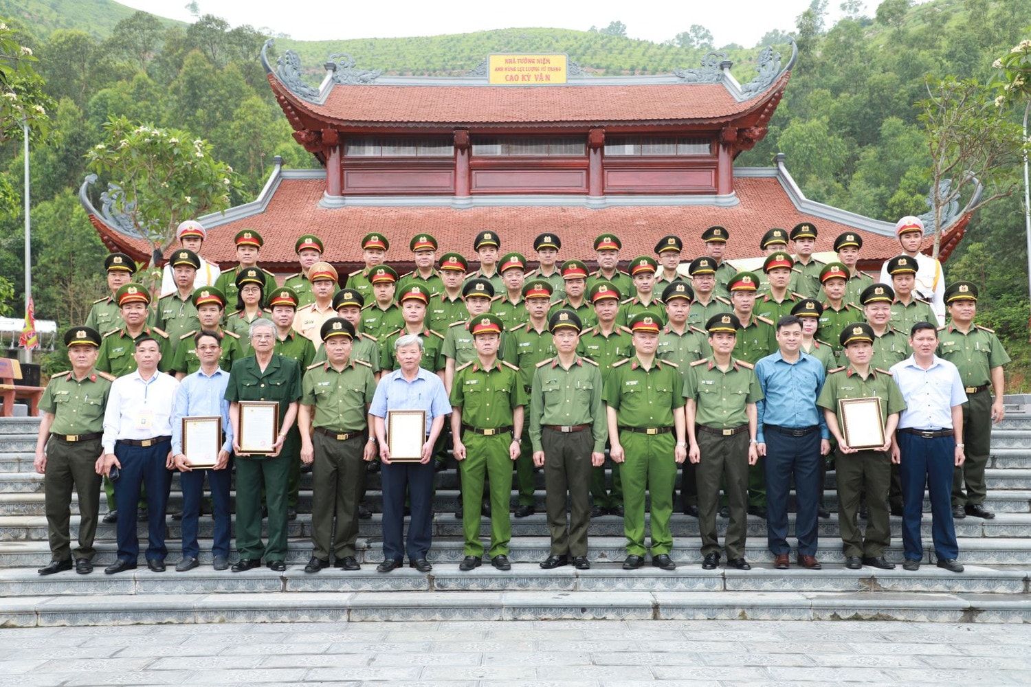 79 năm trung thành với Đảng, tận tụy với dân Đại tá Nguyễn Quốc Toản Giám đốc Công an tỉnh Bắc Giang -0