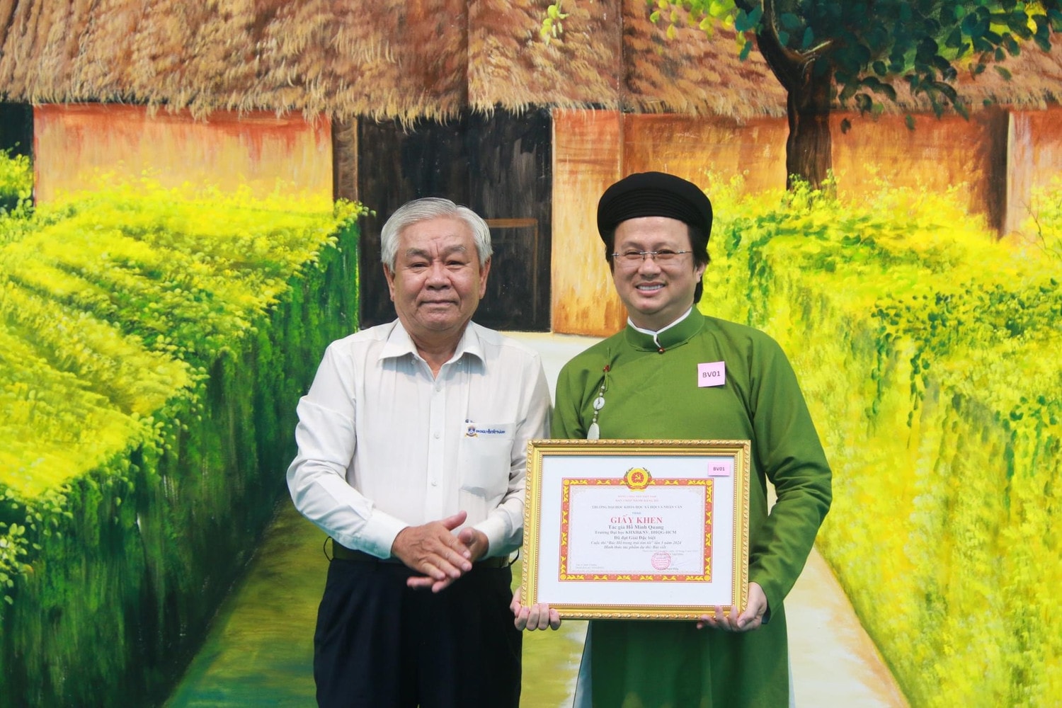 Trao giải cuộc thi “Bác Hồ trong trái tim tôi” -0