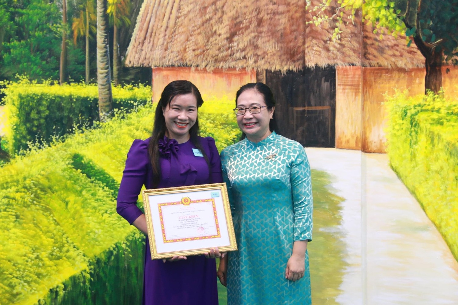 Trao giải cuộc thi “Bác Hồ trong trái tim tôi” -0