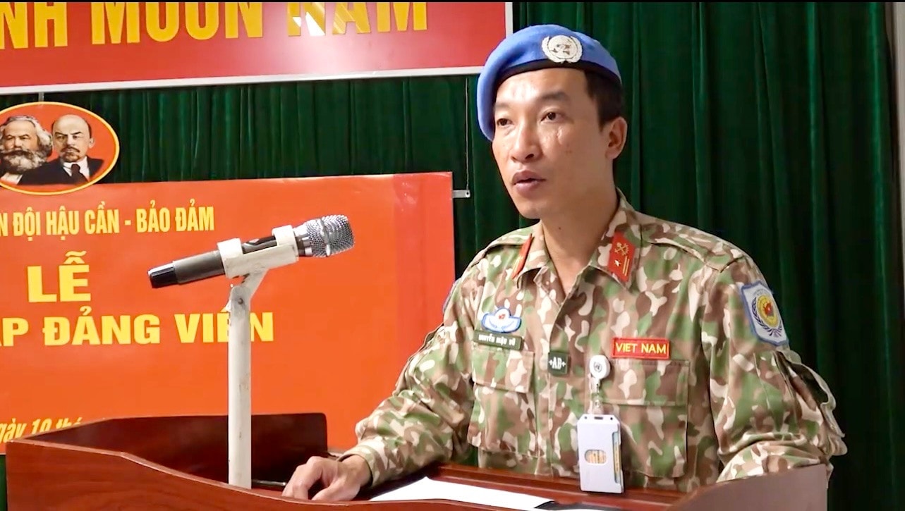 Đội Công binh gìn giữ hòa bình Việt Nam kết nạp Đảng cho quần chúng ưu tú -0