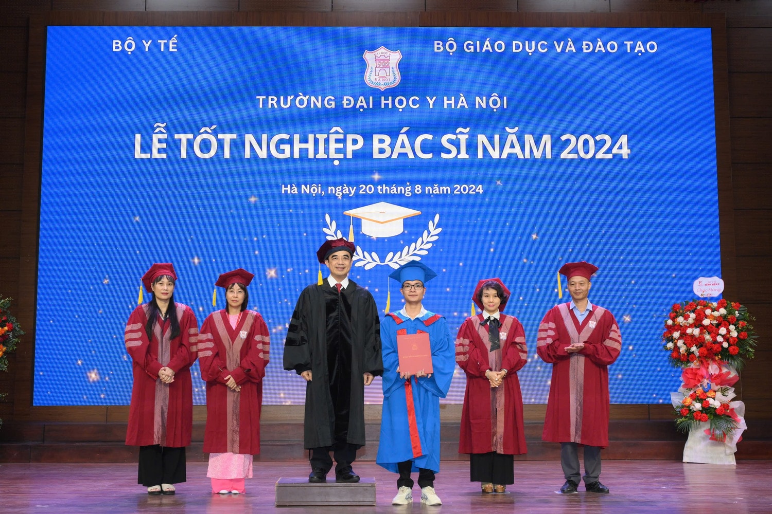 11,3% sinh viên hệ bác sĩ Trường Đại học Y Hà Nội tốt nghiệp loại giỏi -0
