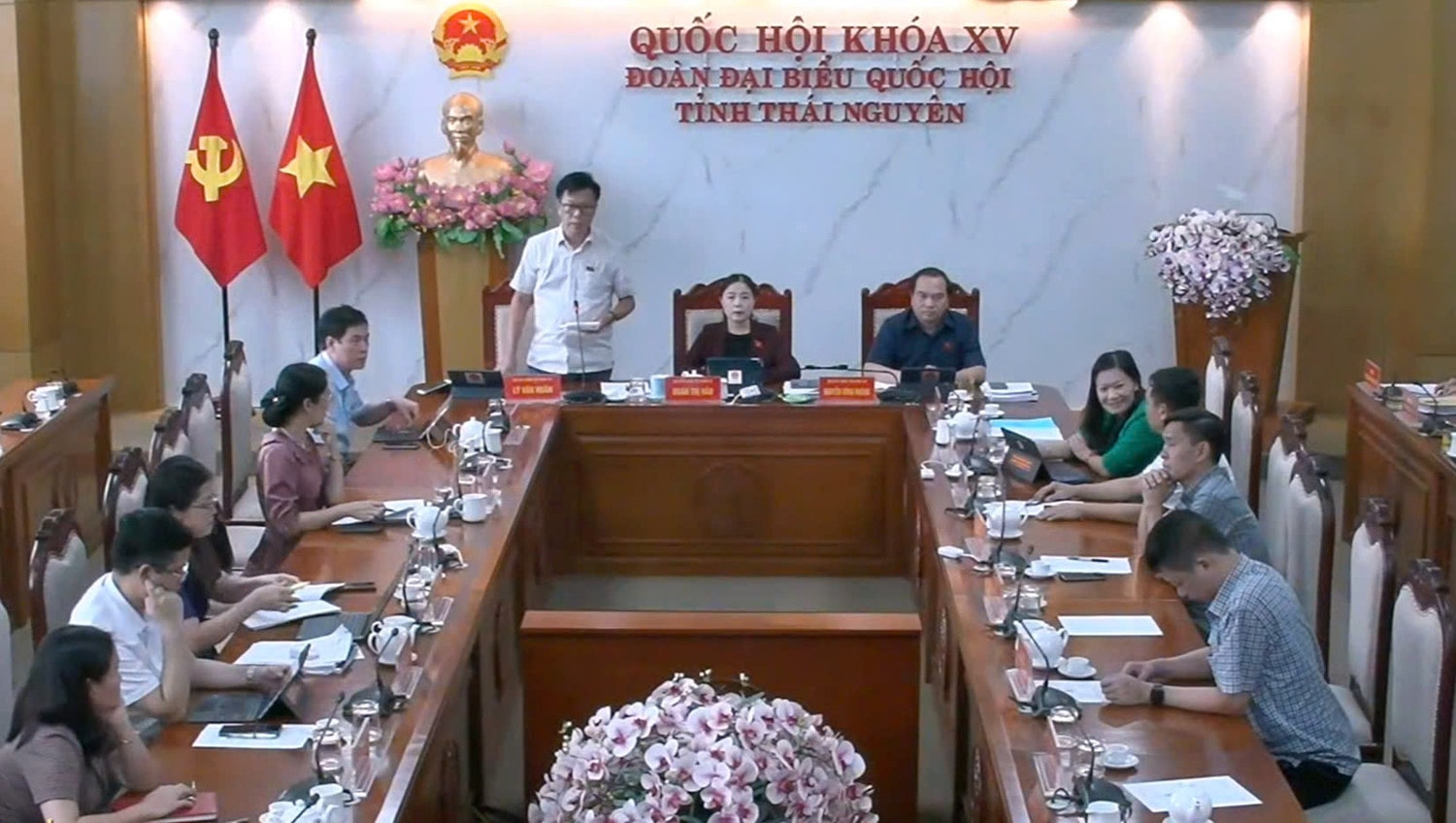 Đại biểu Quốc hội Lý Văn Huấn (Thái Nguyên) chất vấn