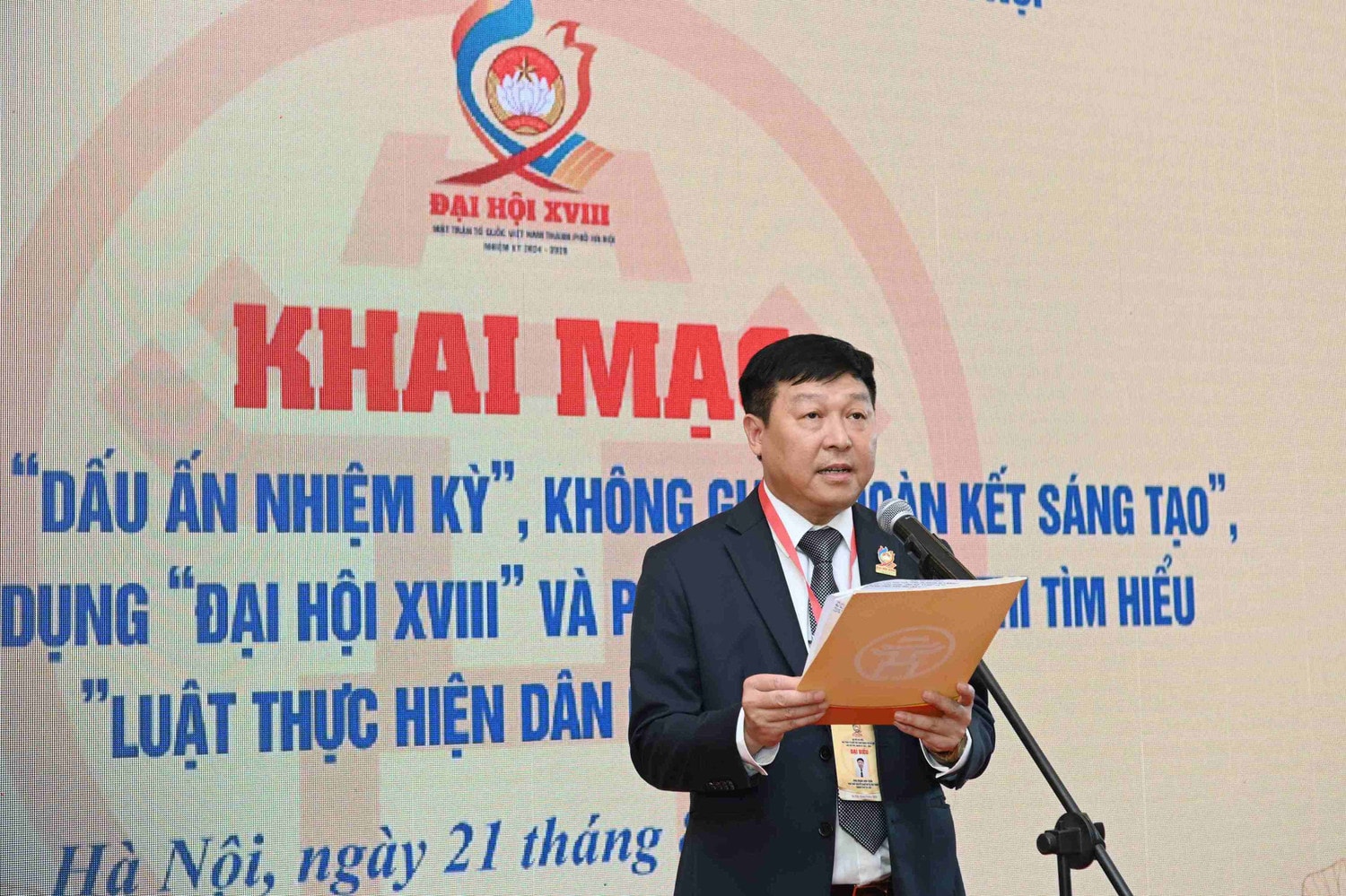 Phó Chủ tịch Uỷ ban MTTQ TP. Hà Nội Phạm Anh Tuấn phát biểu khai mạc dsc_0072.jpg -0