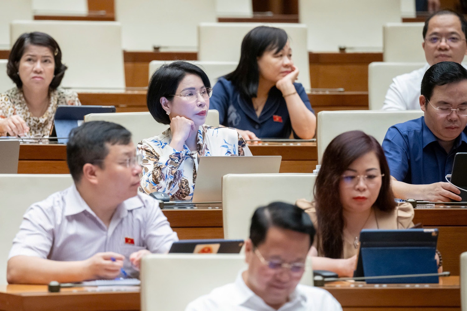 Phó Thủ tướng Lê Thành Long: Xây dựng, tổ chức thi hành pháp luật là nhiệm vụ trọng tâm, kịp thời tháo gỡ khó khăn, bảo đảm quyền, lợi ích hợp pháp của người dân -0