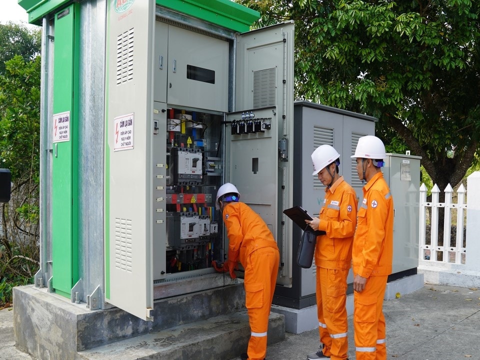 Điện lực Lai Châu: Giữ nguồn điện an toàn, thông suốt phục vụ người dân. -0