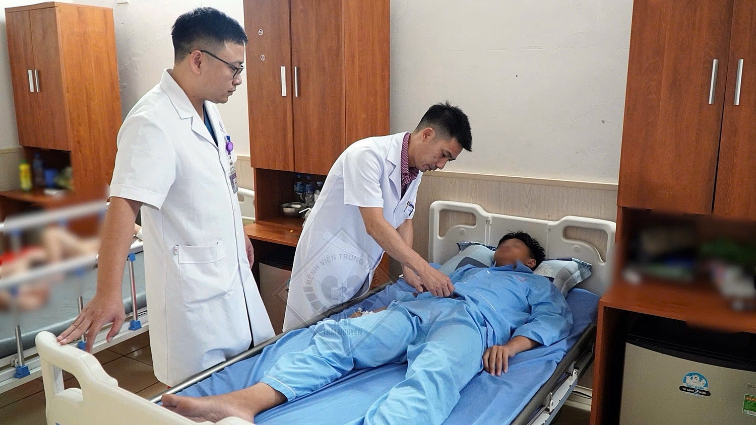 Phẫu thuật tháo xoắn tinh hoàn kịp thời cho thiếu niên 14 tuổi -0
