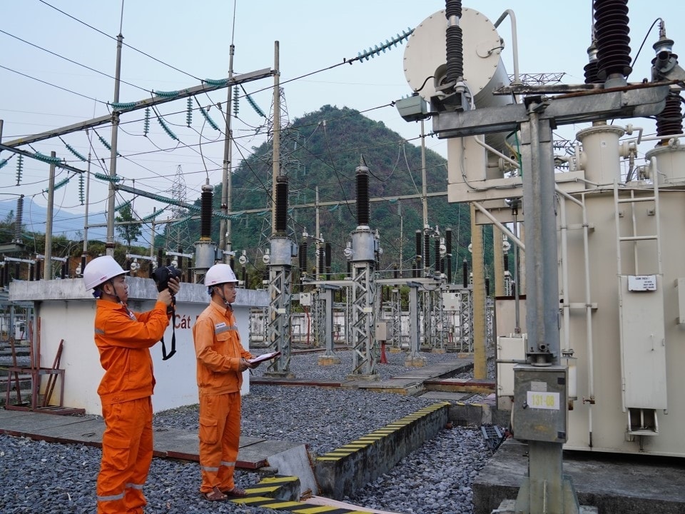 Điện lực Lai Châu: Giữ nguồn điện an toàn, thông suốt phục vụ người dân. -0