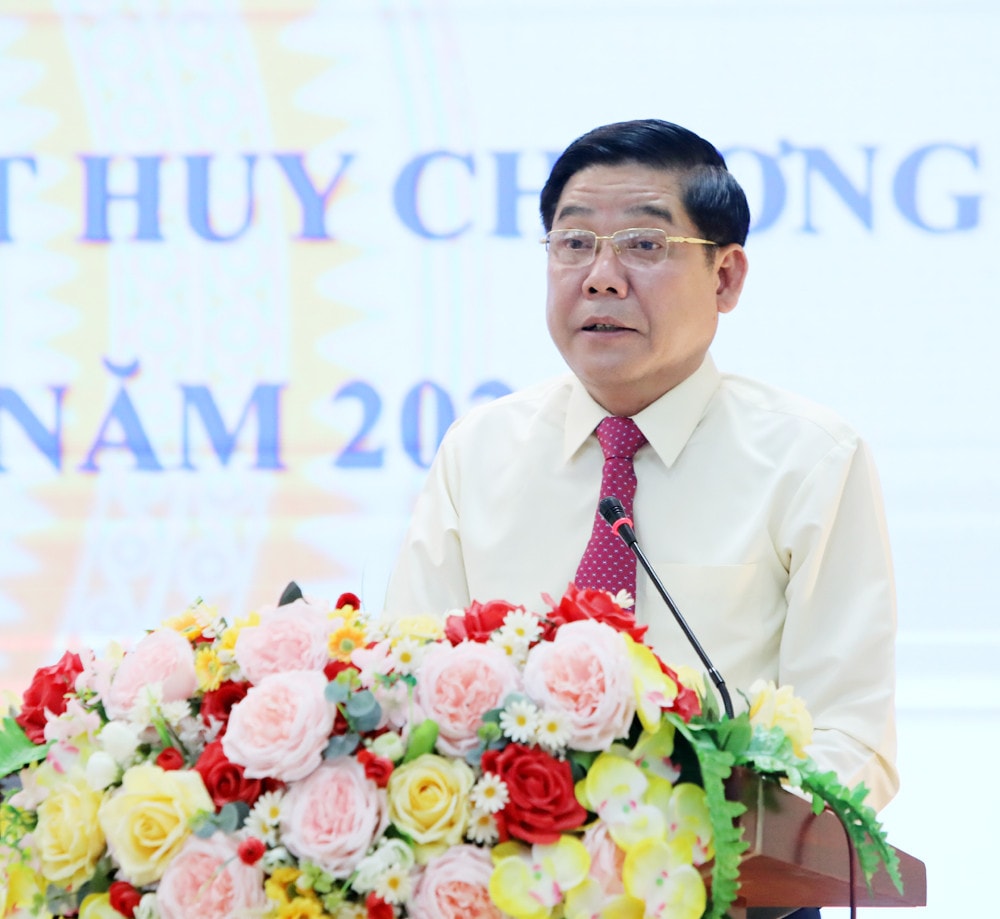 Bắc Giang: Tuyên dương, khen thưởng 2 nhà giáo tiêu biểu xuất sắc và 3 học sinh đoạt Huy chương Vàng kỳ thi Olympic quốc tế năm 2024 -0