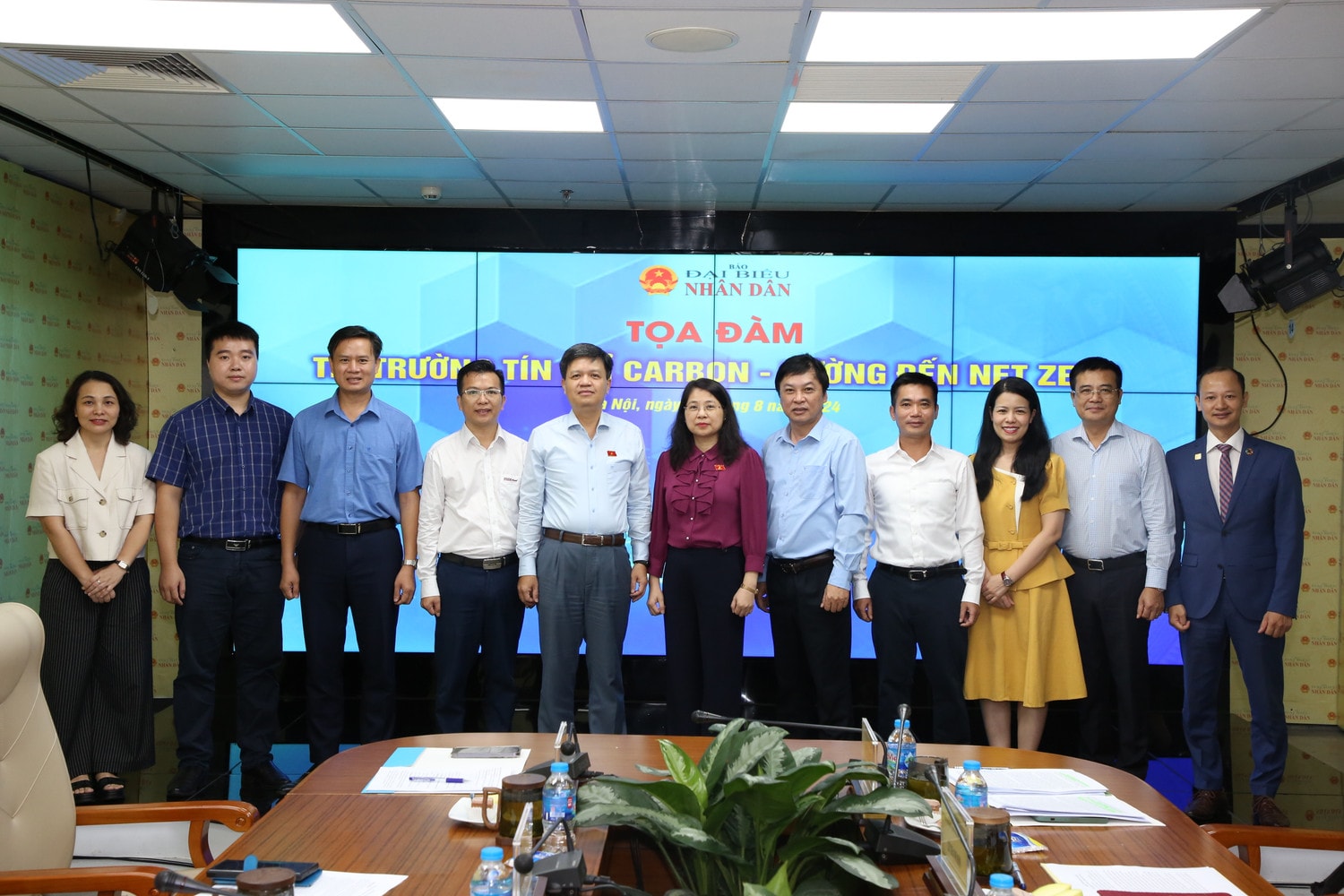 Các đại biểu tham dự tọa đàm. Ảnh: Duy Thông Chuyển đổi xanh giúp doanh nghiệp phát triển bền vững -0