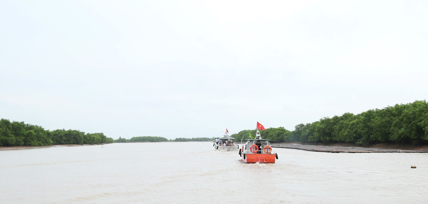 Đoàn thực địa khu bảo tồn thiên nhiên đất ngập nước Tiền Hải Thái Bình công bố Quyết định Xác lập vị trí, ranh giới và diện tích Khu bảo tồn thiên nhiên đất ngập nước Tiền Hải -0