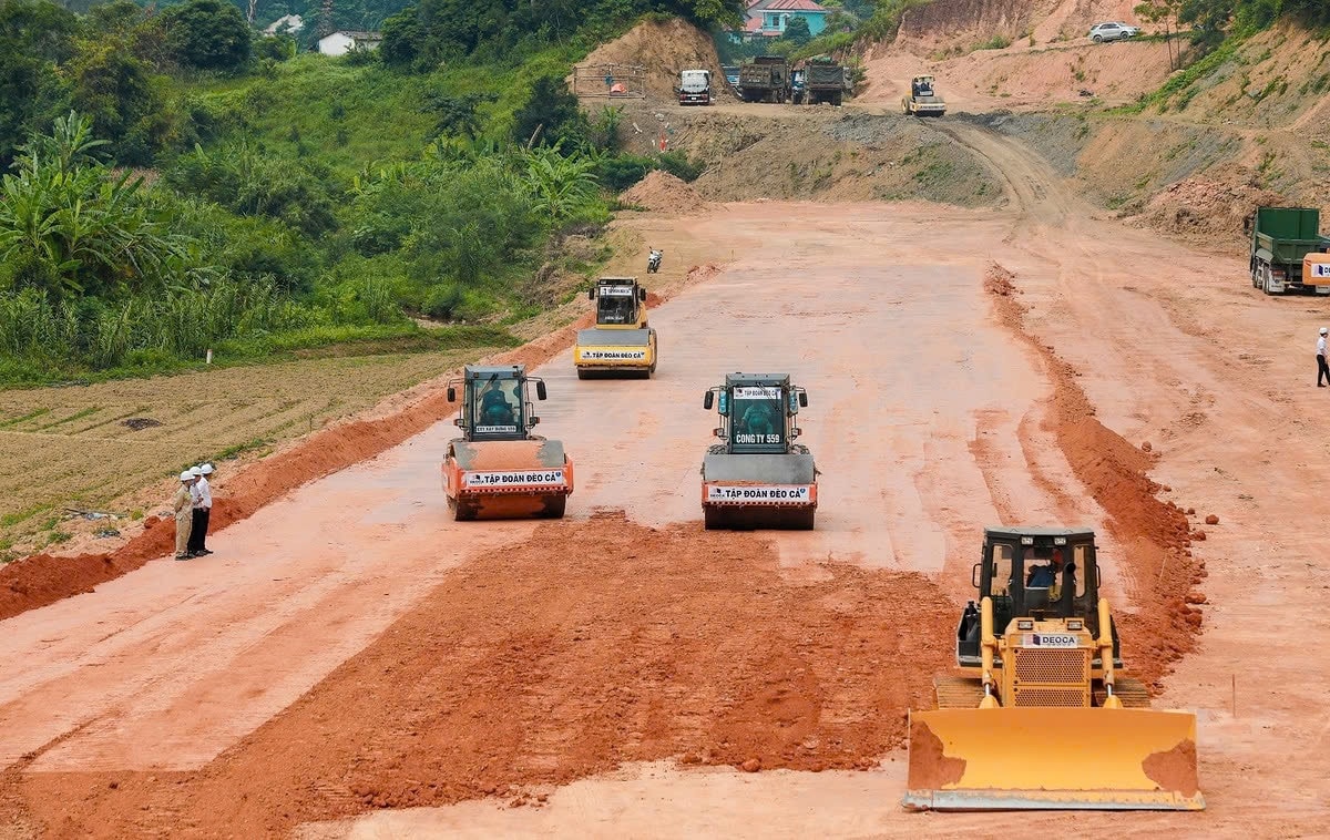 Ký kết quy chế phối hợp bảo đảm an ninh, trật tựdự án cao tốc cửa khẩu Hữu Nghị - Chi Lăngvà dự án cao tốc Đồng Đăng – Trà Lĩnh (giai đoạn 1) -0