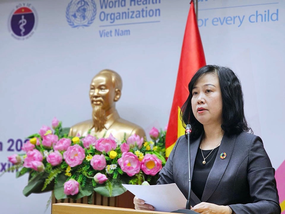 Lo ngại dịch bùng phát, Bộ trưởng Bộ Y tế kêu gọi đưa trẻ đi tiêm phòng -0