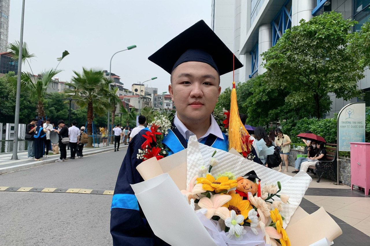 Em Nguyễn Hoàng Dương, Thủ khoa tốt nghiệp chuyên ngành Kinh doanh quốc tế (Ảnh: Nguyễn Liên) 4 Thủ khoa tốt nghiệp Trường Đại học Kinh tế Quốc dân với điểm tuyệt đối -0