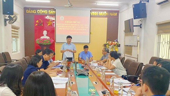 Thu hút, giữ chân bác sĩ lành nghề, trình độ chuyên môn cao -0