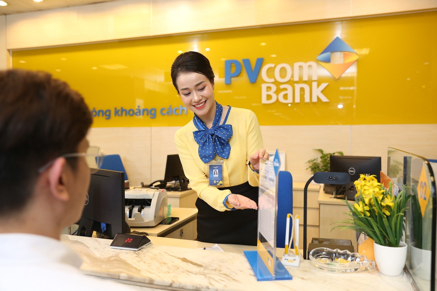 PVcomBank cung cấp gói giải pháp tài chính toàn diện cho khách hàng hưởng an sinh xã hội ảnh 1 PVcomBank cung cấp gói giải pháp tài chính toàn diện cho khách hàng hưởng an sinh xã hội -0