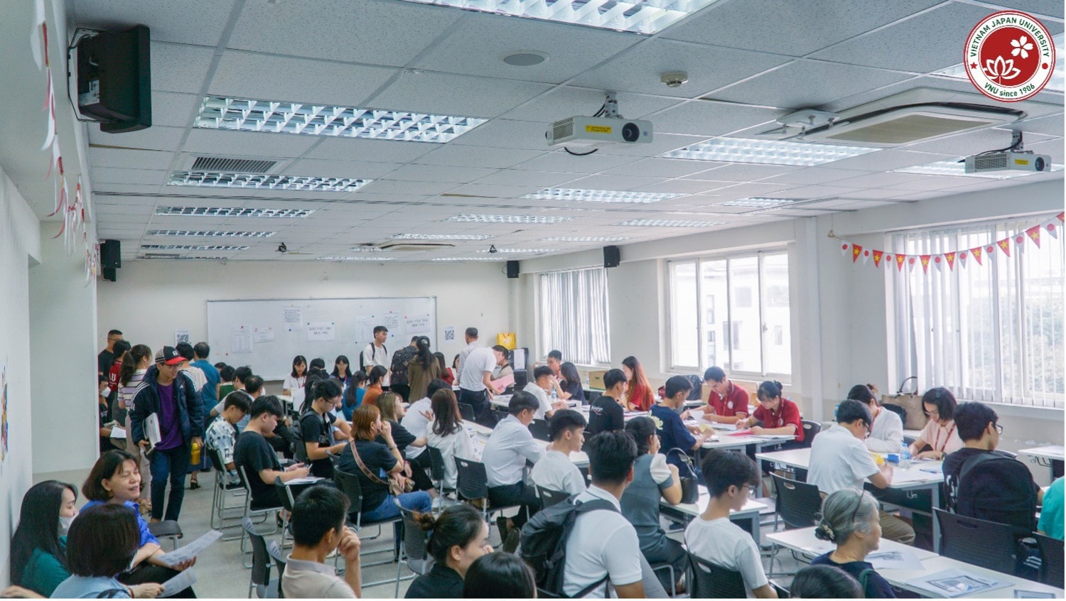 Giới trẻ Việt Nam ngày càng yêu thích các ngành đào tạo Công nghệ Kỹ thuật tiên tiến của Trường Đại học Việt Nhật -0