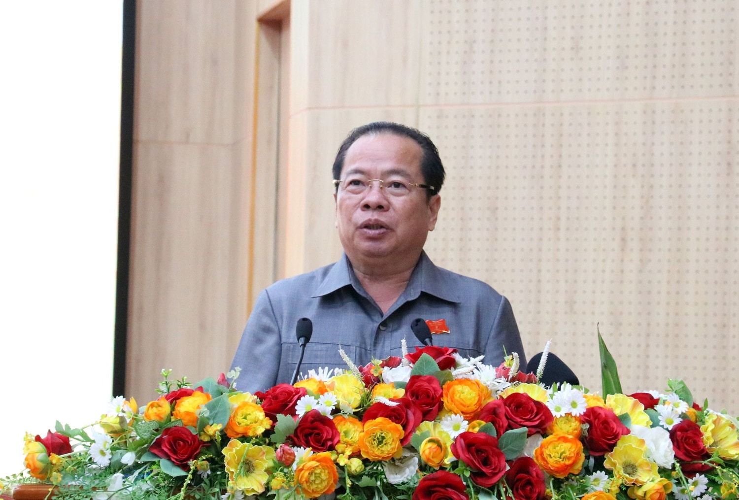 Phó Bí thư Thường trực Tỉnh ủy, Chủ tịch HĐND tỉnh Kiên Giang Mai Văn Huỳnh phát biểu bế mạc kỳ họp Giám đốc Sở kế hoạch và Đầu tư giữ chức Phó Chủ tịch UBND tỉnh Kiên Giang