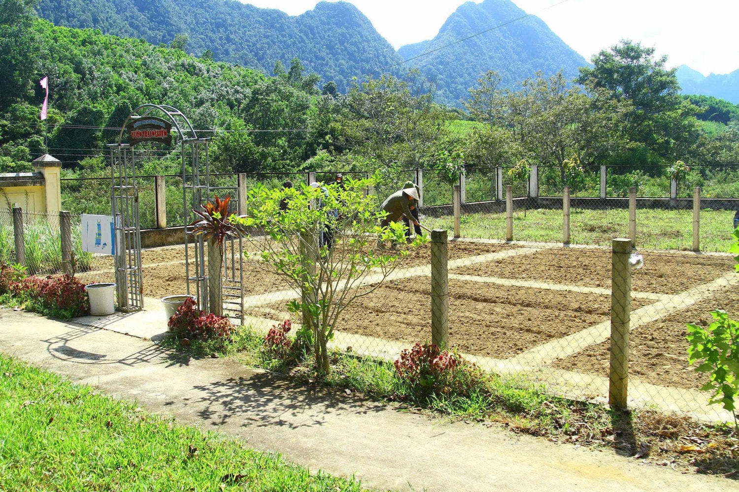 Trường học vùng cao Quảng Bình chuẩn bị cho năm học mới -0