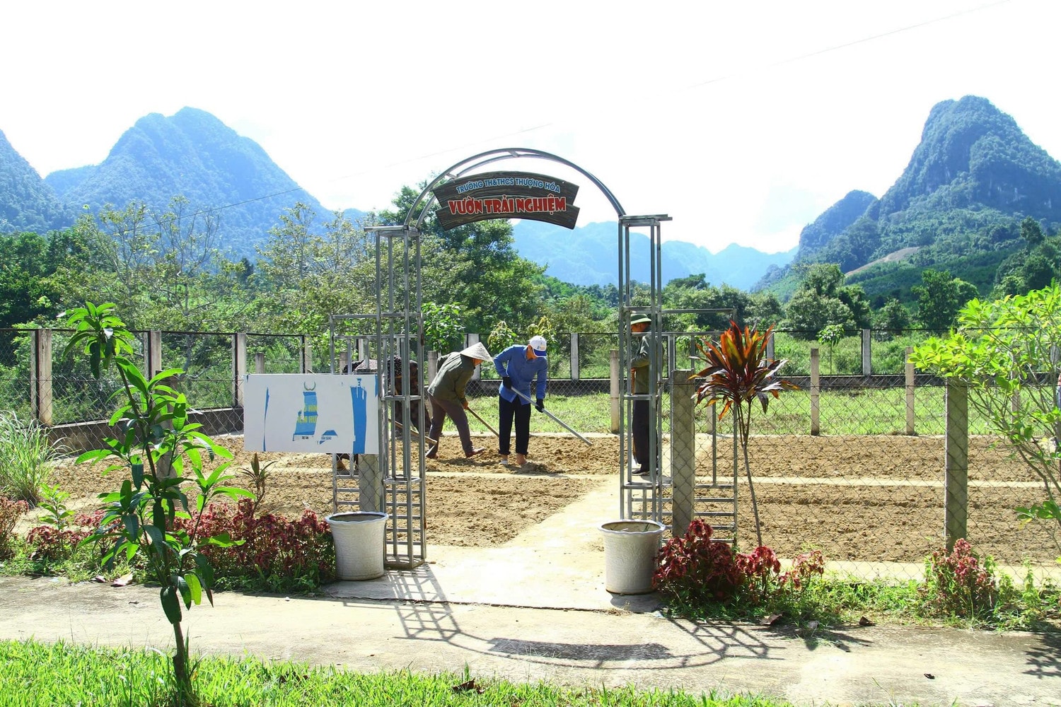 Trường học vùng cao Quảng Bình chuẩn bị cho năm học mới -0