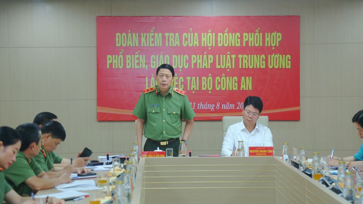 Kiểm tra công tác phổ biến, giáo dục pháp luật tại Bộ Công an -0