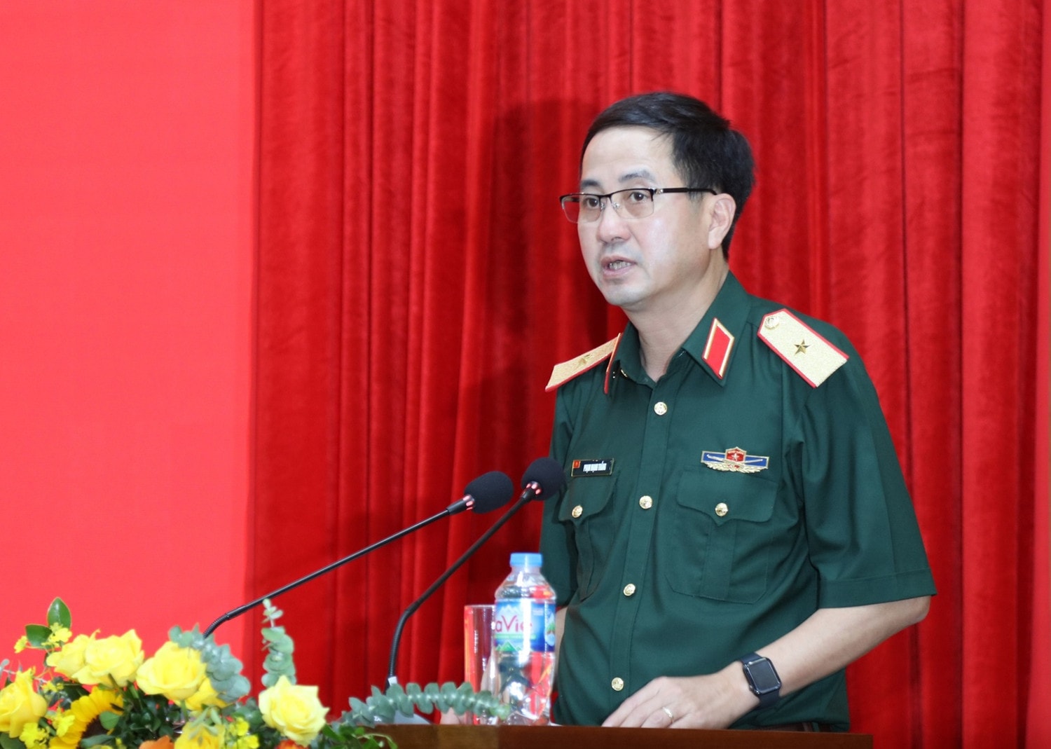 Cục trưởng Cục Gìn giữ hòa bình Việt Nam, Thiếu tướng Phạm Mạnh Thắng đóng góp ý kiến tại hội nghị. Ảnh: Minh Anh Tổng kết 10 năm công tác huấn luyện gìn giữ hòa bình Liên Hợp Quốc (2014 - 2024) -0