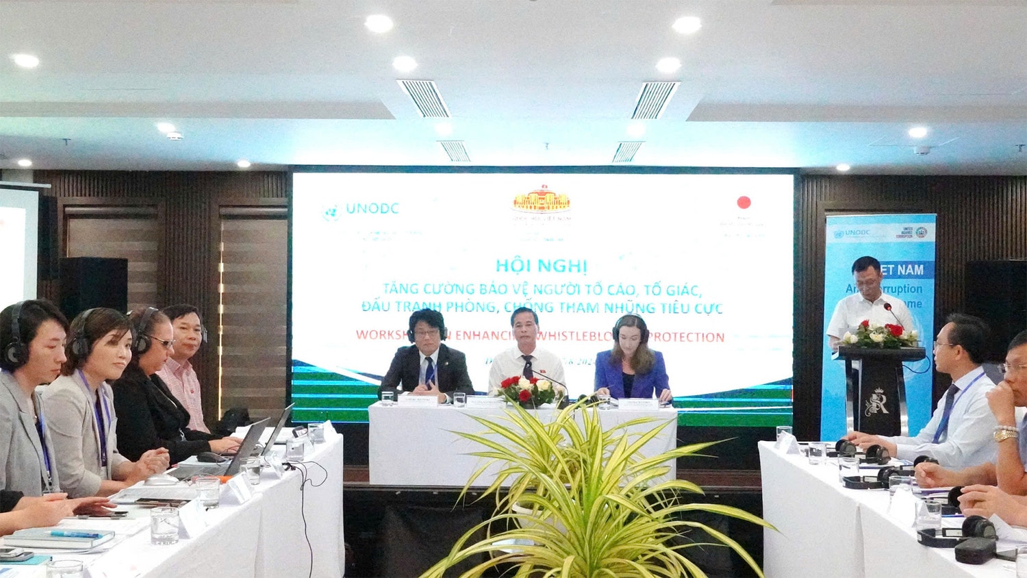 Bảo vệ người tố cáo, tố giác, đấu tranh chống tham nhũng, tiêu cực -0