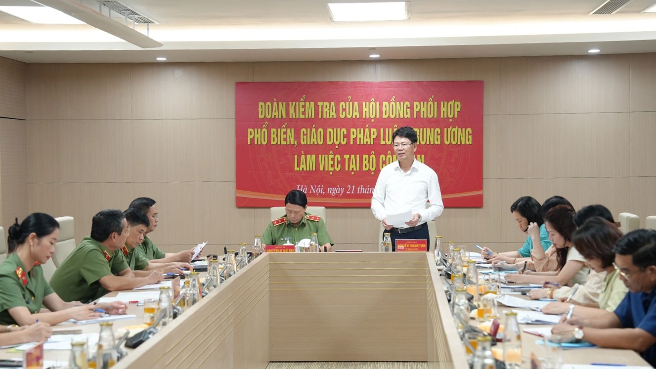 Kiểm tra công tác phổ biến, giáo dục pháp luật tại Bộ Công an -0