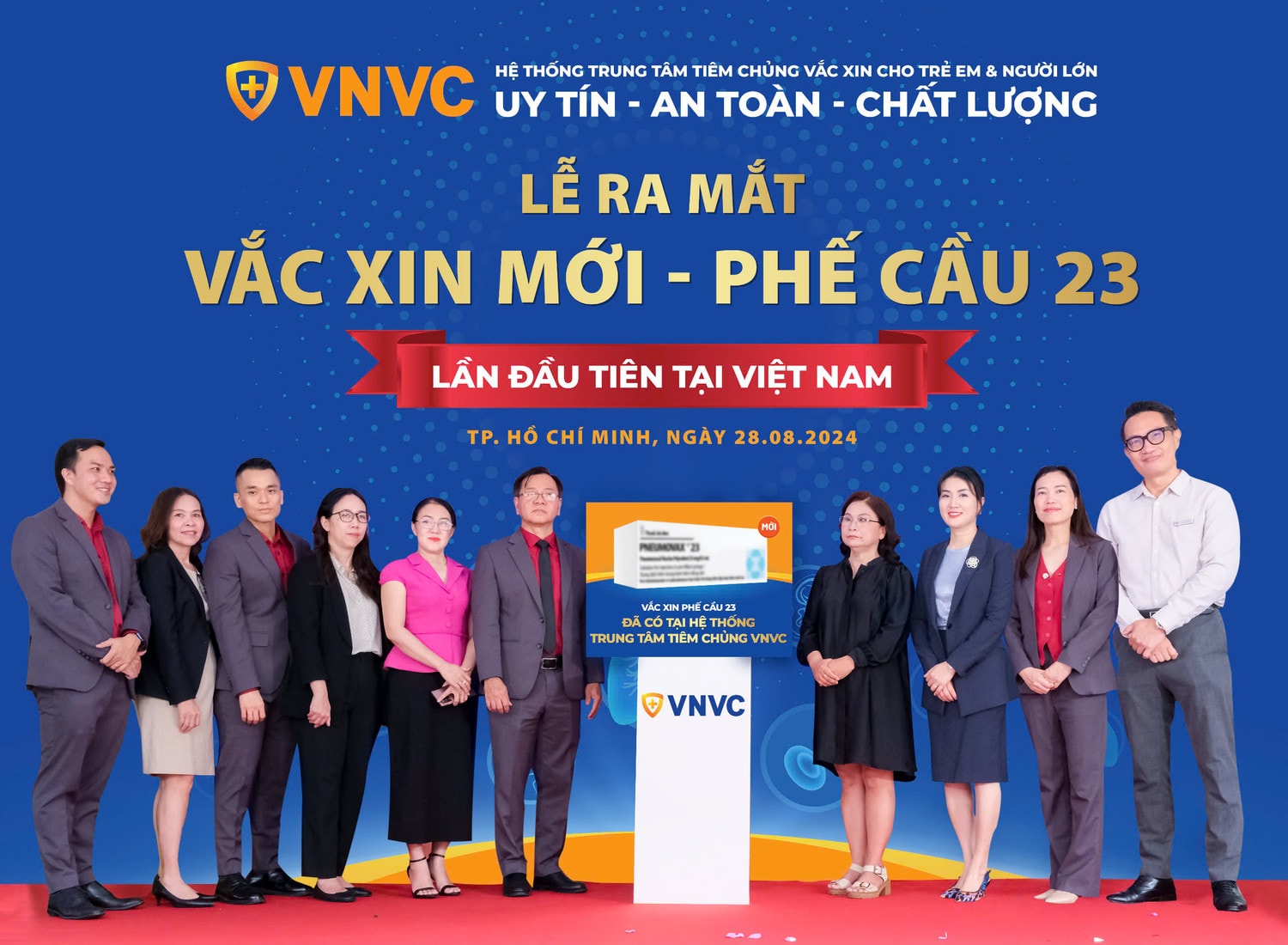 Người cao tuổi được tiêm vắc xin mới phòng 23 chủng phế cầu tại Việt Nam -0