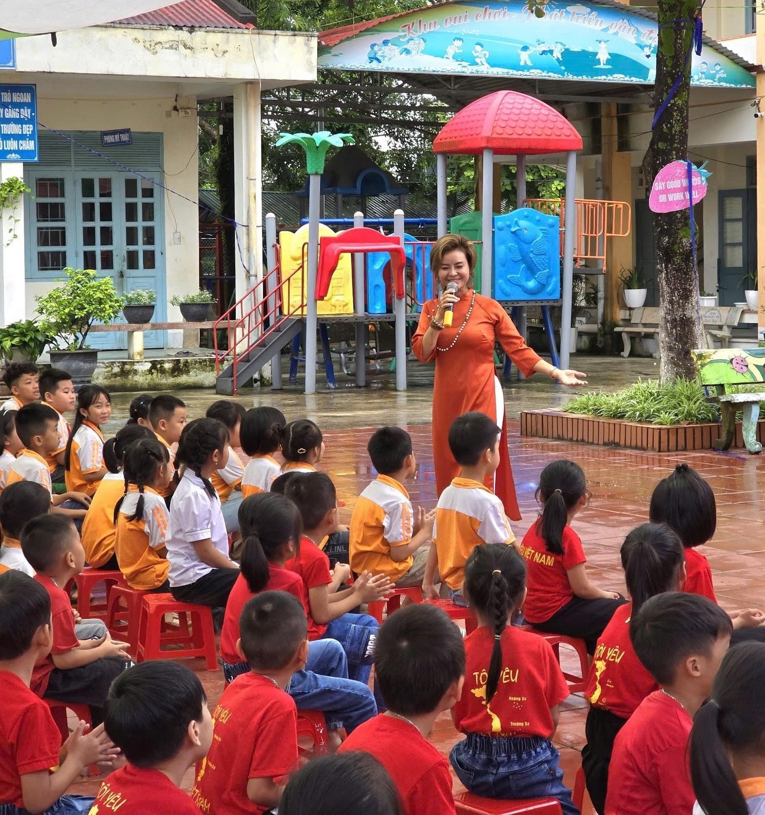 Tiếp lửa tri thức cho học sinh Điện Biên -0