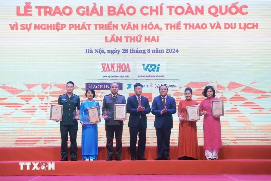 Trao giải Khuyến khích Giải Báo chí toàn quốc Vì sự nghiệp phát triển Văn hóa, Thể thao và Du lịch 2024 -0