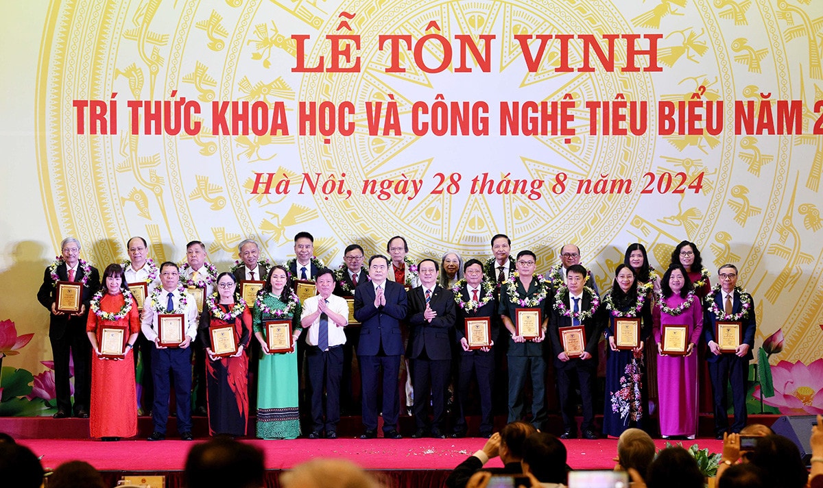 Chủ tịch Quốc hội Trần Thanh Mẫn: Mỗi thắng lợi của cách mạng Việt Nam không thể thiếu đóng góp của trí thức -5