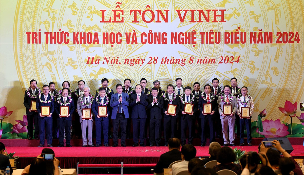 Chủ tịch Quốc hội Trần Thanh Mẫn: Mỗi thắng lợi của cách mạng Việt Nam không thể thiếu đóng góp của trí thức -4
