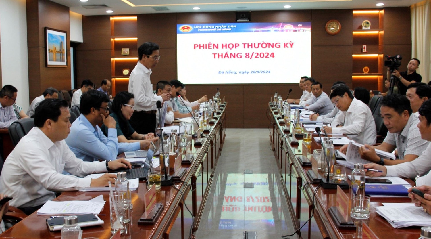 Phiên họp tiếp tục làm rõ nhiều nội dung quan trọng liên quan đến tình hình phát triển kinh tế - xã hội trên địa bàn Thường trực HĐND TP. Đà Nẵng họp phiên thường kỳ tháng 8: Trao đổi, làm rõ nhiều nội dung trả lời chất vấn -0