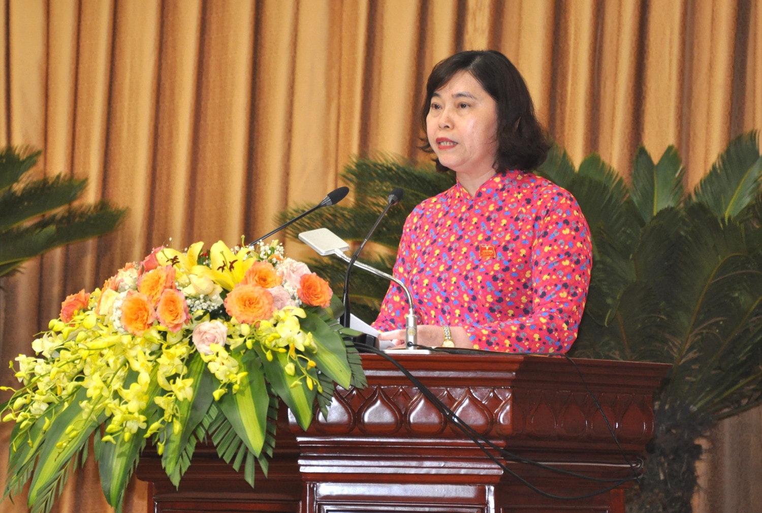 Thông qua 4 nghị quyết quan trọng -0