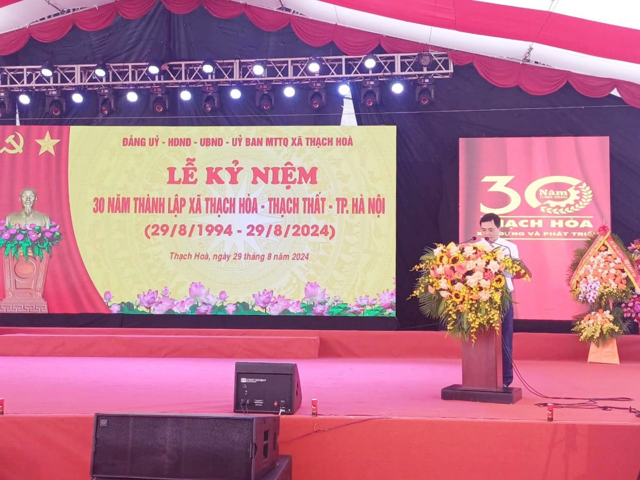 Bí thư Huyện ủy Thạch Thất Lê Minh Đức phát biểu