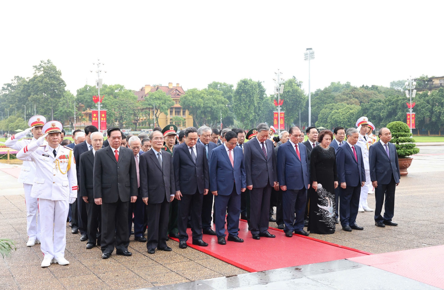 Lãnh đạo Đảng, Nhà nước vào Lăng viếng Chủ tịch Hồ Chí Minh -0