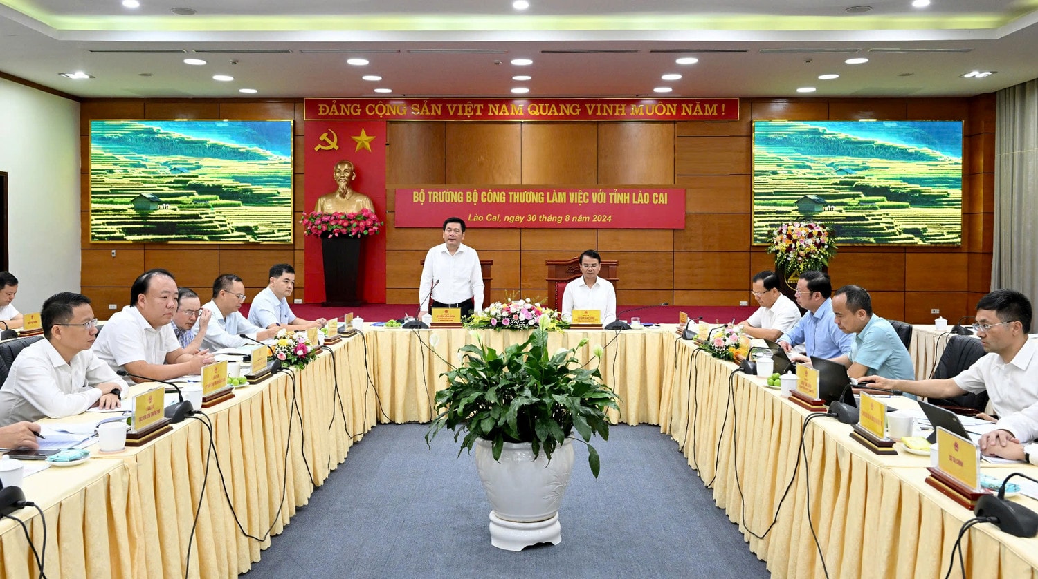 Bộ trưởng Bộ Công Thương Nguyễn Hồng Diên: Phát triển Lào Cai thành cực tăng trưởng của vùng và cả nước -0