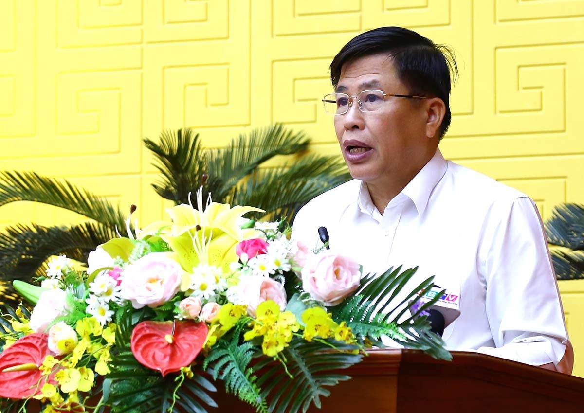 Thông qua 21 nghị quyết quan trọng phát triển kinh tế - xã hội -0