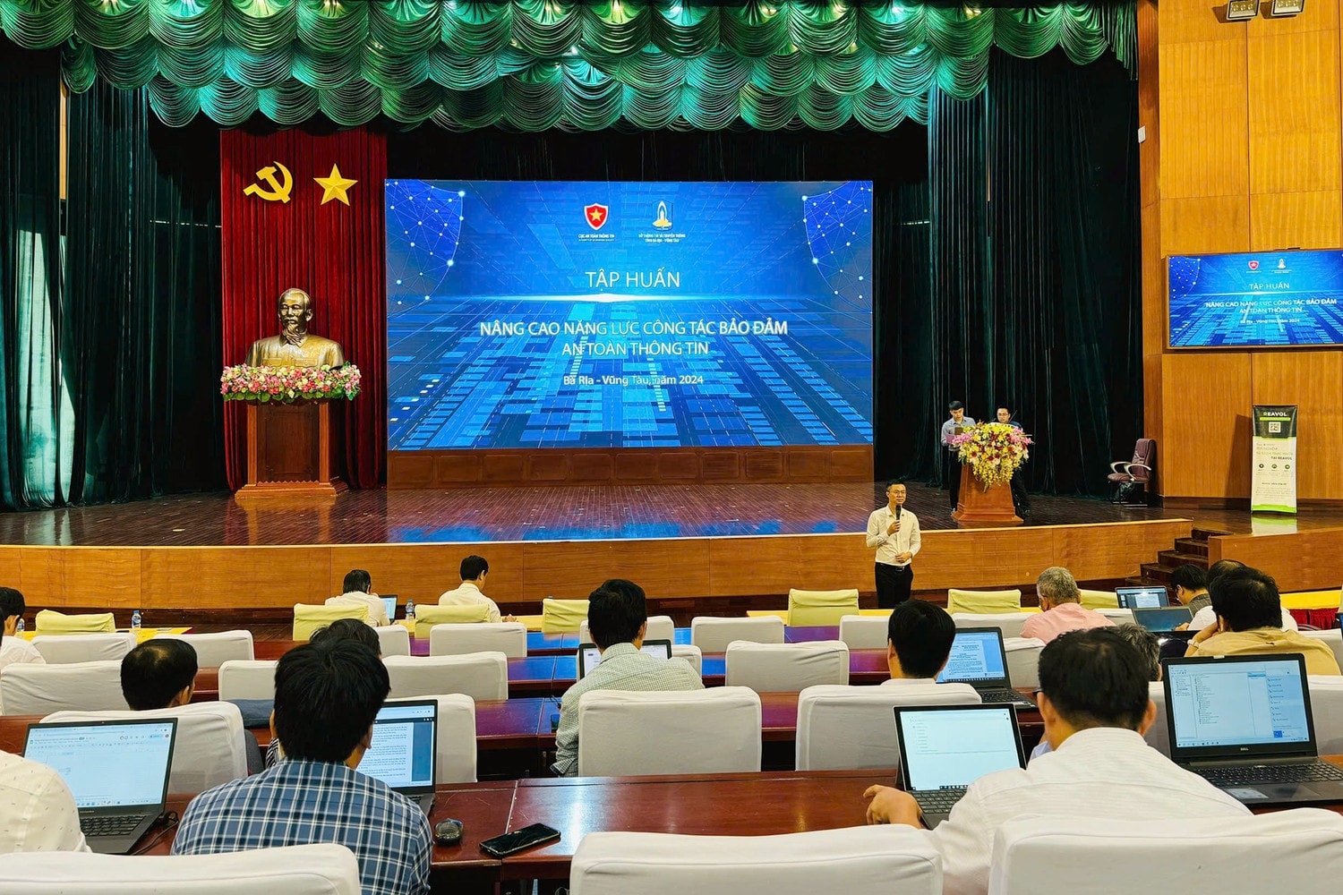 Khóa tập huấn về bảo đảm an toàn thông tin cho công chức, viên chức chuyên trách công nghệ thông tin tại các tỉnh: Bà Rịa - Vũng Tàu, Ninh Thuận, Bình Thuận và Đồng Nai