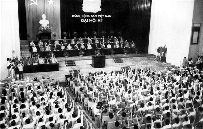 Đại hội lần thứ VII của Đảng: Đổi mới toàn diện, đồng bộ, đưa đất nước tiến lên theo con đường XHCN - Ảnh chuyên đề - Thông tấn xã Việt Nam (TTXVN)