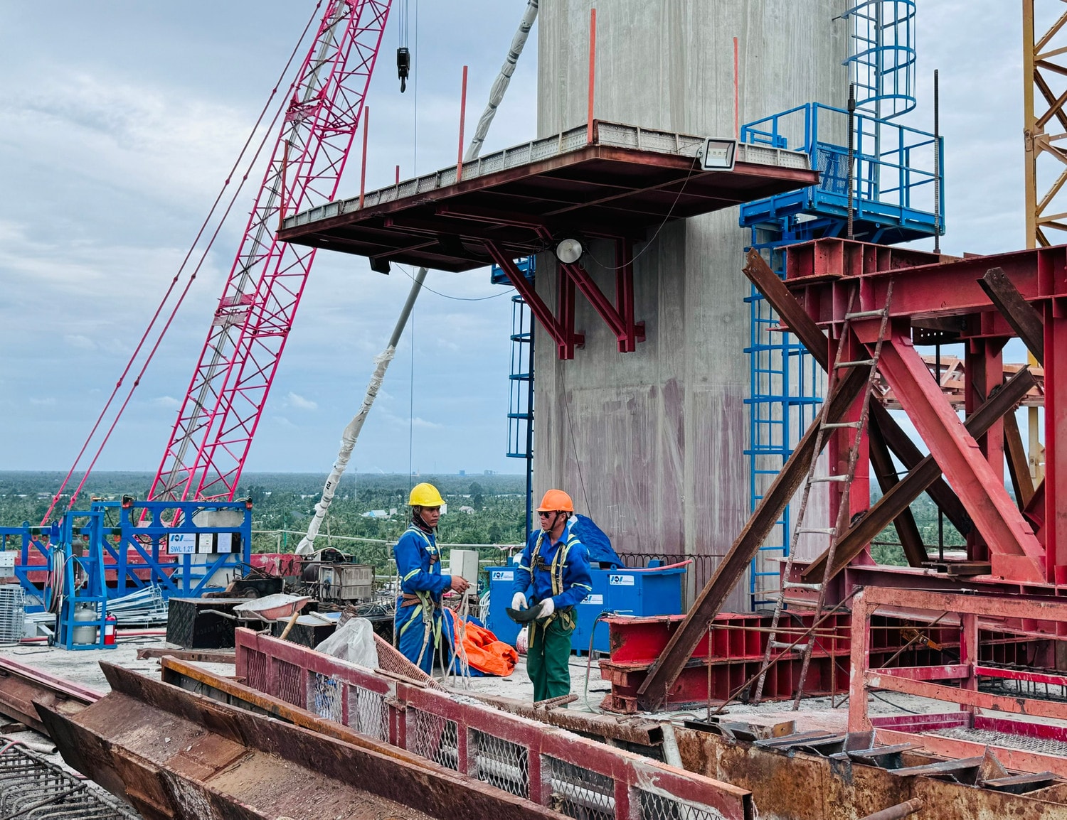 Bám trụ công trường, bảo đảm tiến độ -0