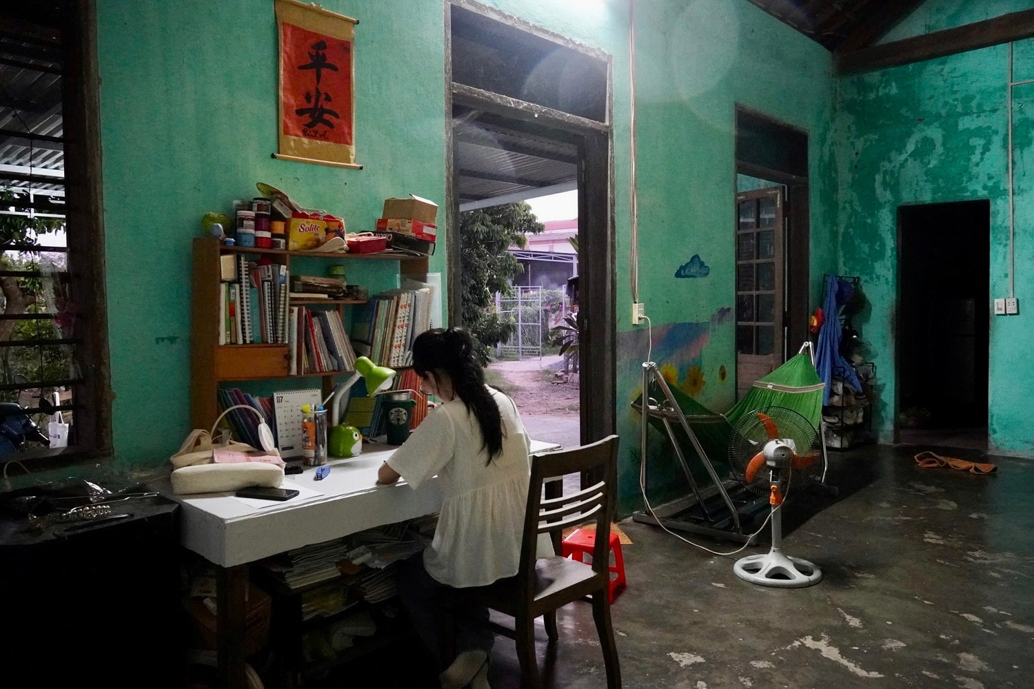 Nỗi lo của cô học trò nghèo đạt giải nhì Quốc gia môn Sử, được tuyển thẳng Đại học Luật Hà Nội -0